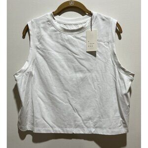 NWT A .New Day Women’s Round Neck Tank ~ Size Large ~ White